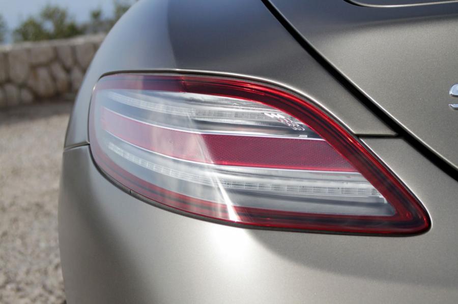  Mercedes-Benz SLS AMG Roadster 2012 года  (фото 98 из 198)